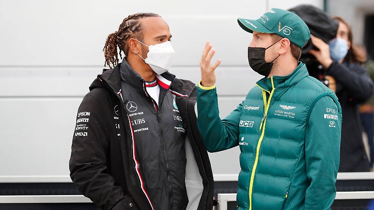 Sebastian Vettel (rechts) sendet einige klare Worte an die UEFA.
