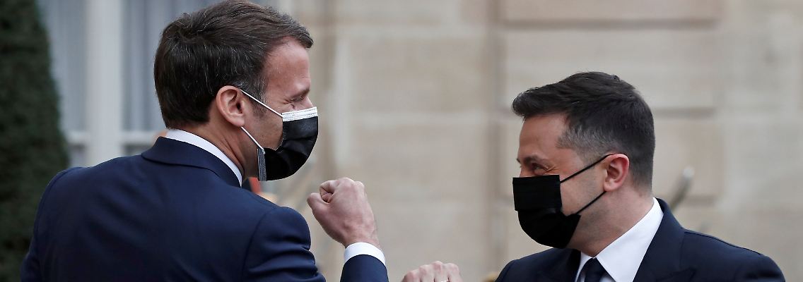 2021-04-16T114133Z_2142795911_RC2ZWM9EXDNM_RTRMADP_3_UKRAINE-CRISIS-MACRON-ZELENSKIY.JPG