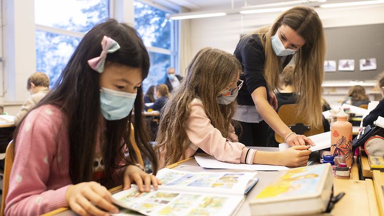 Schulen würden auch bei hoher Inzidenz geöffnet bleiben, wenn die Bundes-Notbremse wie geplant umgesetzt wird.