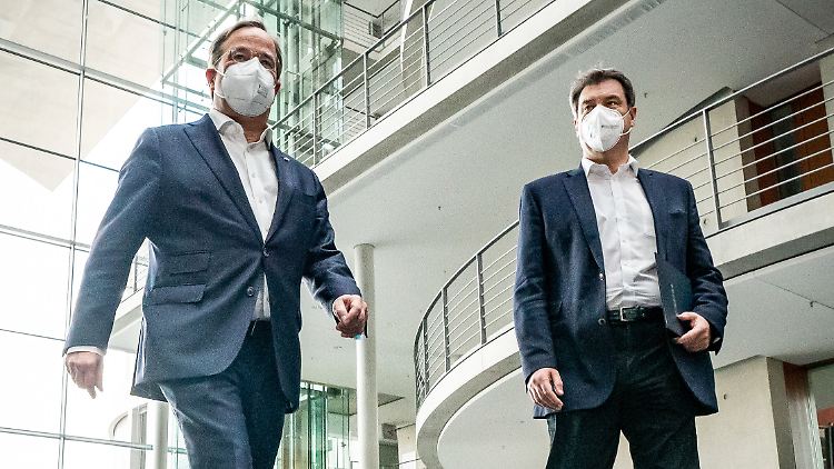 Armin Laschet will, Markus Söder auch - und bisher ist keiner bereit, dem anderen den Vortritt zu lassen.