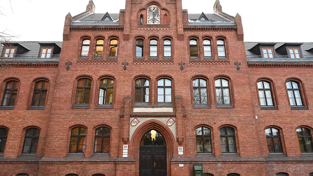 Die-Verwaltungsrichter-in-Mecklenburg-Vorpommern-haben-2023-mehr-Faelle-auf-den-Tisch-bekommen-als-im-Jahr-davor