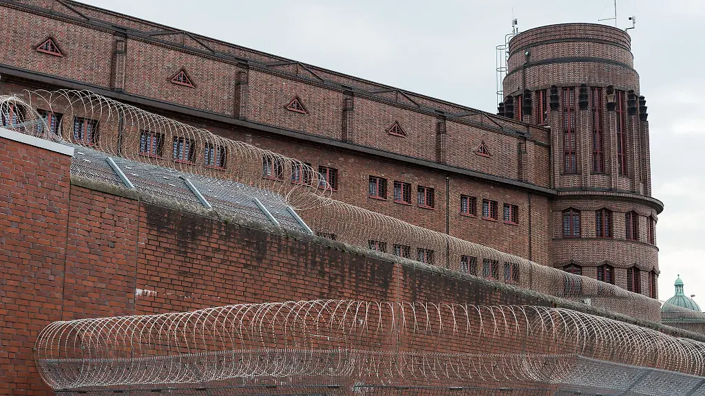 Das-Untersuchungsgefaengnis-am-Holstenglacis-wo-sich-auch-das-Zentralkrankenhaus-befindet