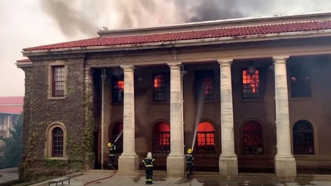Tafelberg_Feuer.JPG