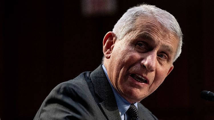 "Wir reden nicht über Freiheiten, wir reden über eine Pandemie", sagt Fauci.