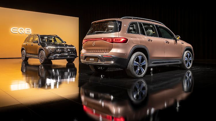 Äußerlich unterscheidet sich der Mercedes EQB nur marginal von seinem Bruder mit Verbrenner, dem GLB.
