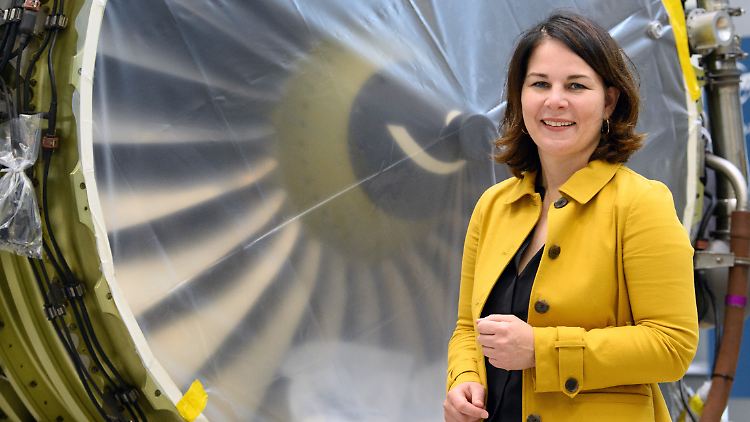 Annalena Baerbock tritt an "für Erneuerung". Für den "Status Quo stehen andere“, sagt sie. Die Wirtschaft kann mit ihrem Mangel an politischer Erfahrung offenbar gut leben.