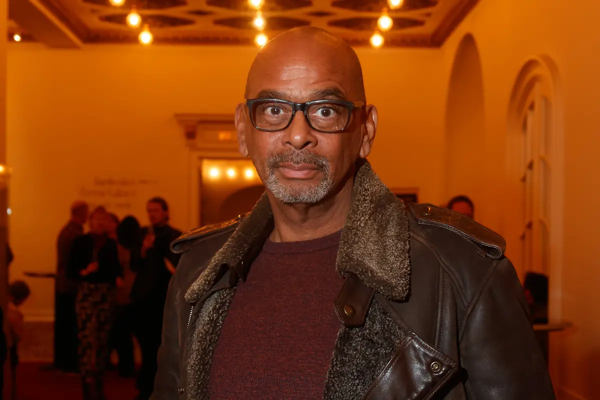 Pierre-Sanoussi-Bliss-neutral