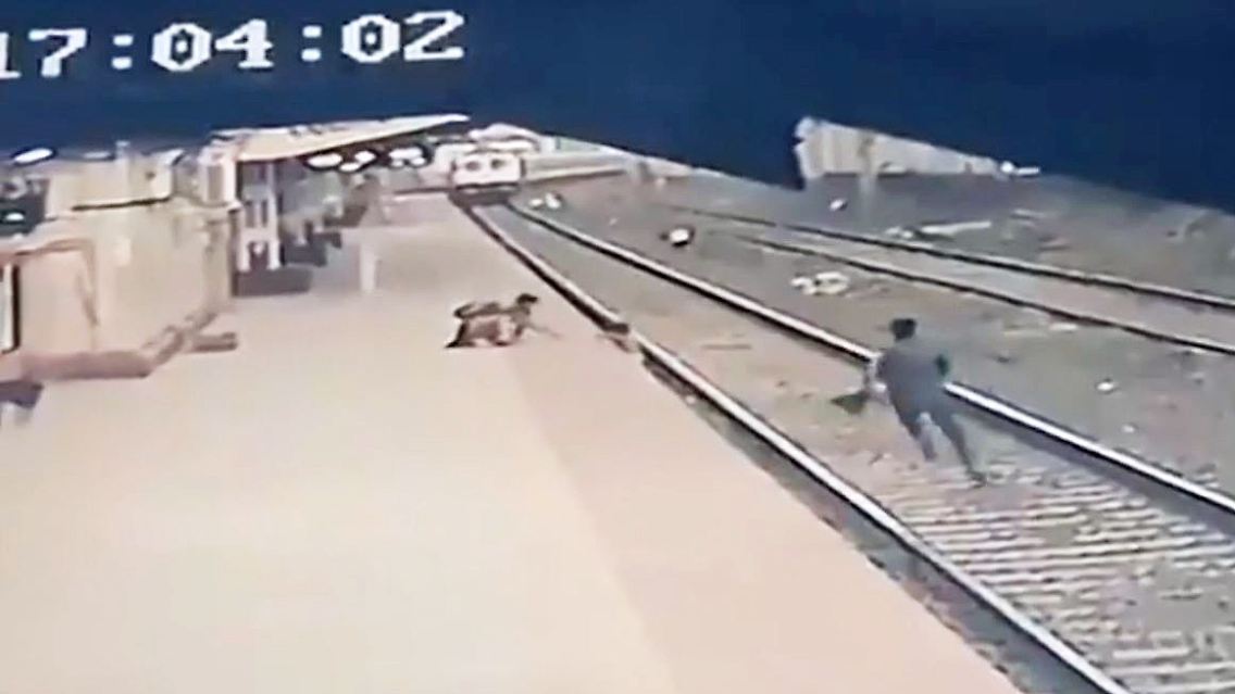 Zug_Indien_Kind_gerettet2.JPG