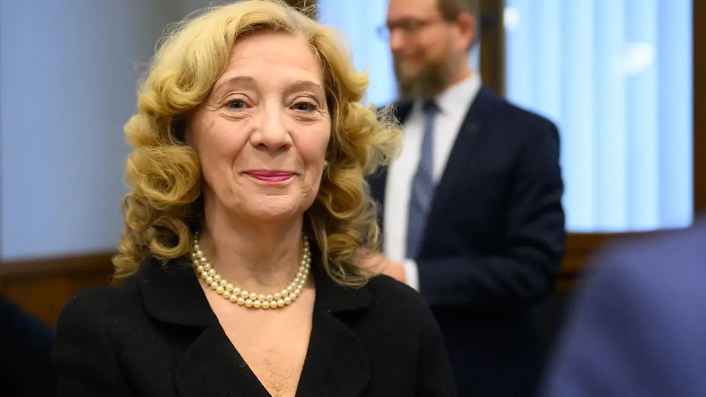 Die-bisherige-Landeswahlleiterin-Ulrike-Sachs-ging-in-den-Ruhestand