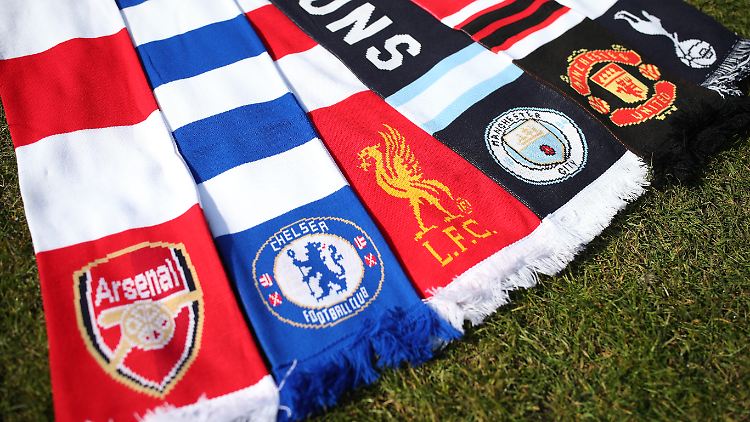 Die Schals ehemaliger Super-League-Freunde.