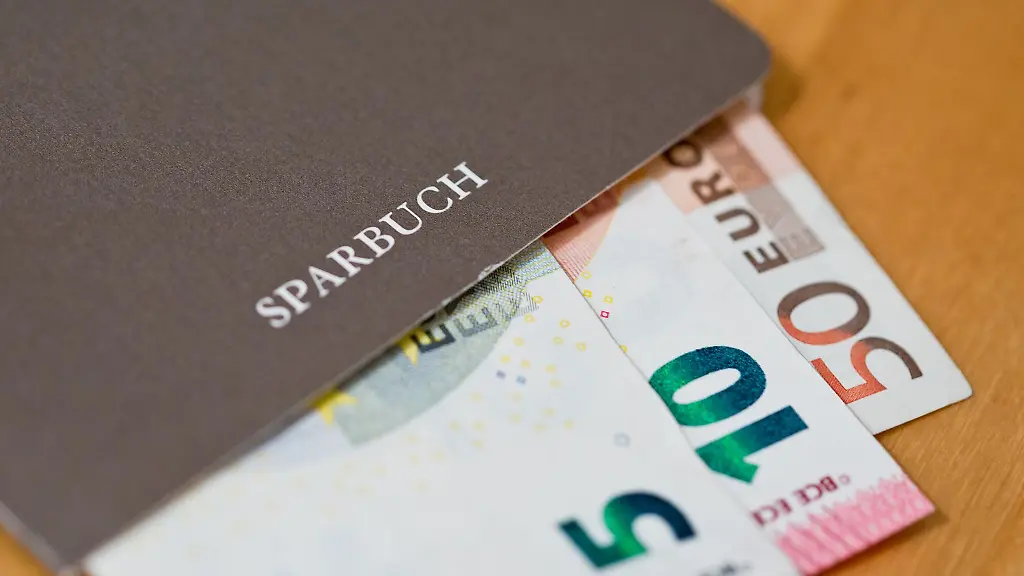 Der-Wind-hat-einen-88-jaehrigen-Mann-beinahe-um-eine-hohe-Geldsumme-gebracht