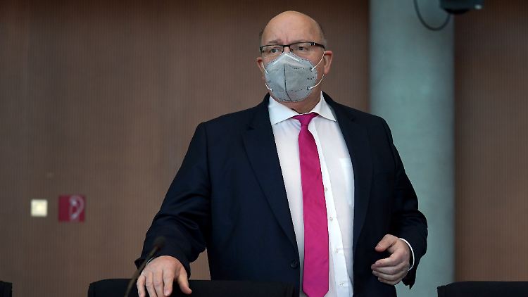 Bei der Befragung zum Bilanzskandal um Wirecard wehrt sich Wirtschaftsminister Peter Altmaier gegen Vorwürfe der Opposition. 