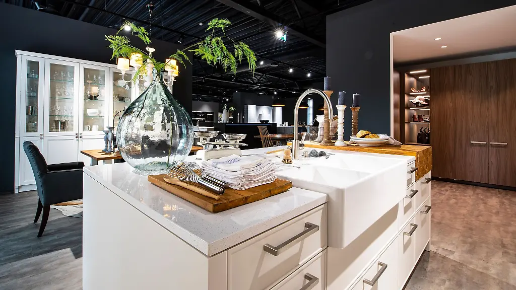 Kuechenmoebel-aus-Holz-sind-eine-Domaene-der-nordrhein-westfaelischen-Moebelindustrie