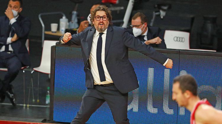 Bayern-Trainer Andrea Trinchieri erlebte in seiner Geburtsstadt einen emotionalen Abend. Wie schon Anfang Oktober, als sich beide Teams in München gegenüberstanden.