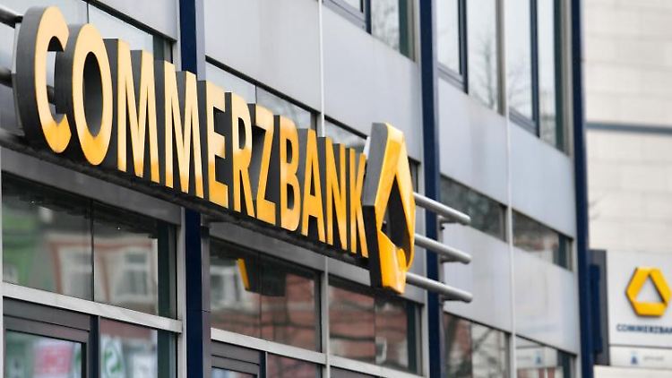 Die Commerzbank fordert nun auch von ihren Bestandskunden Gebühren.