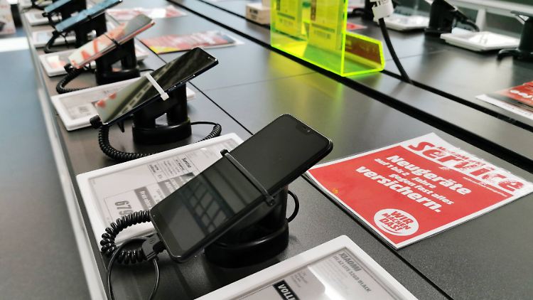 Mit einer Vertragsverlängerung oder einem neuen Vertrag sichern sich viele Kunden auch gleich ein neues Smartphone.