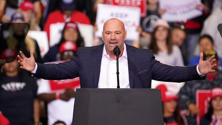 Dana White unterhält selbst die Massen, dabei steht er gar nicht im Ring.