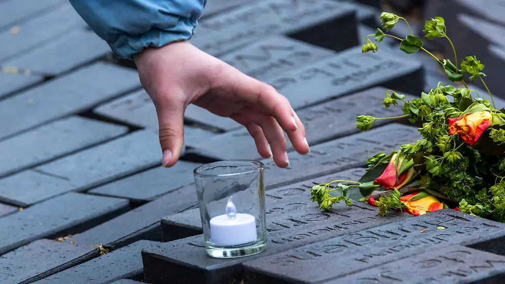 Die-ehemalige-KZ-Aussenstelle-in-Woebbelin-gilt-als-wichtige-Erinnerungsstaette-fuer-Opfer-des-Nazi-Regimes