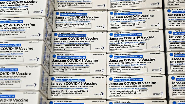 In den USA lag die Wahrscheinlichkeit für gefährliche Blutgerinnsel nach einer Impfung mit Johnson & Johnson in etwa bei 1:1.000.000.