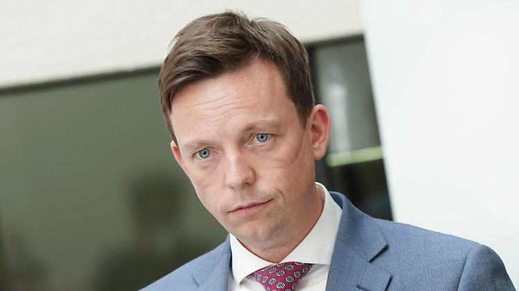 Muss seinen Versuch jetzt abbrechen: Der saarländische Ministerpräsident Hans hält wenig von der Notbremse.