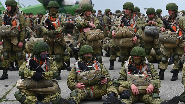 Der militärische Aufmarsch war so stark wie seit 2014 nicht mehr, als Russland die Krim annektierte.