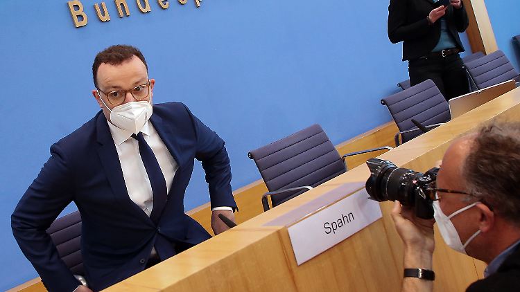 Kritik hält Spahn für wünschenswert, kann den Künstlern inhaltlich aber nur bedingt folgen.