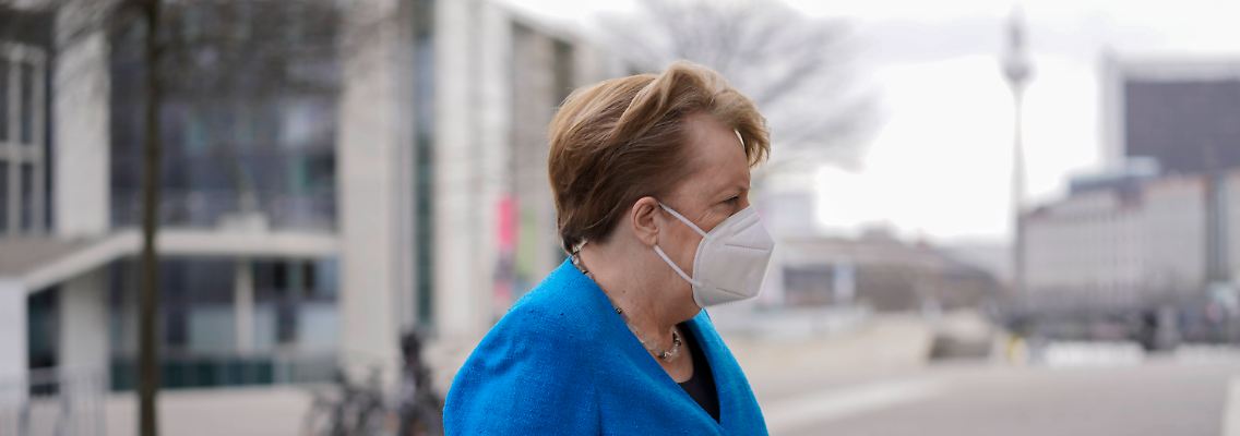 Merkel über Guttenberg: "Er hat seine Interessen gut platziert."