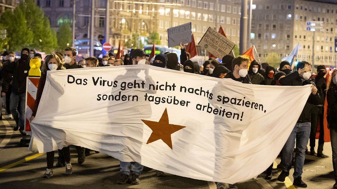 Mit Querdenkern wollten die Demostrierenden in Frankfurt nichts zu tun haben.