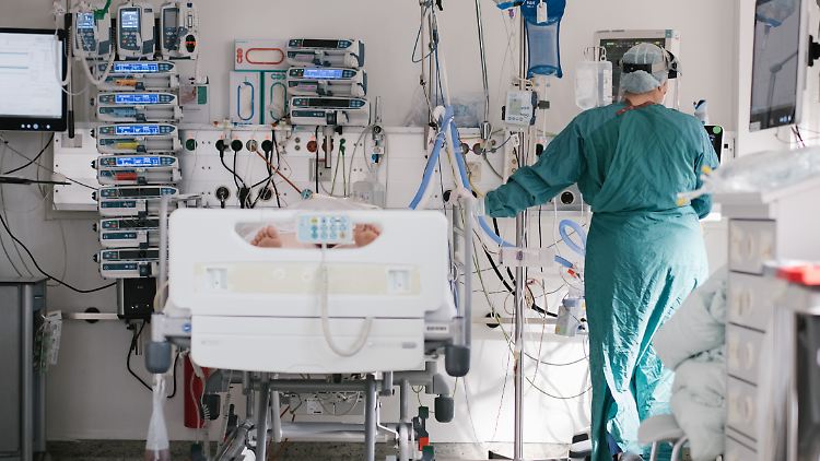 Bislang sind in Deutschland mehr als 81.000 Menschen mit oder an einer Infektion mit Sars-CoV-2 gestorben.