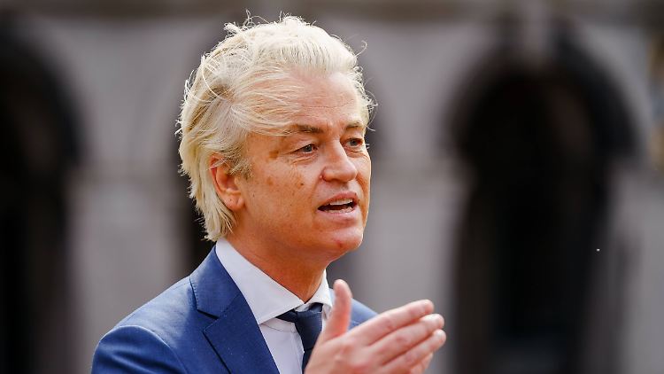 Rechtspopulist Geert Wilders führt seit 15 Jahren seine Ein-Mann-Partei PVV im niederländischen Parlament. Bei der Wahl im März kam sie auf 10,8 Prozent.