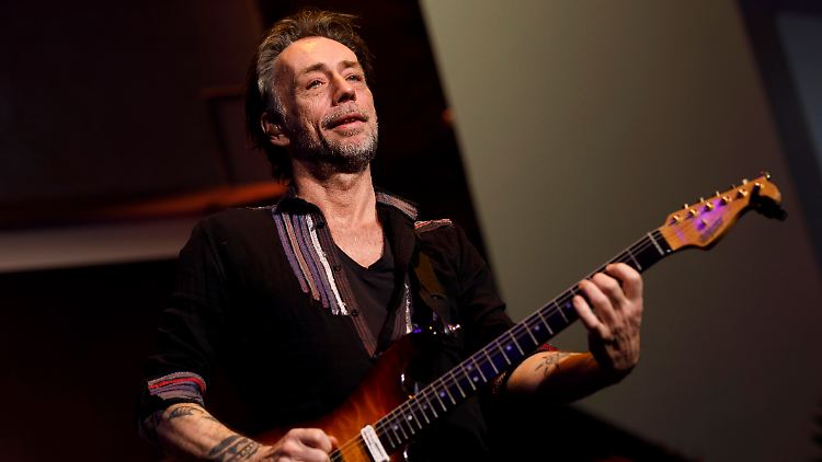 Vergoossen beklagt, er habe keine Möglichkeit zur Klarstellung der Vorwürfe gegen ihn erhalten. 