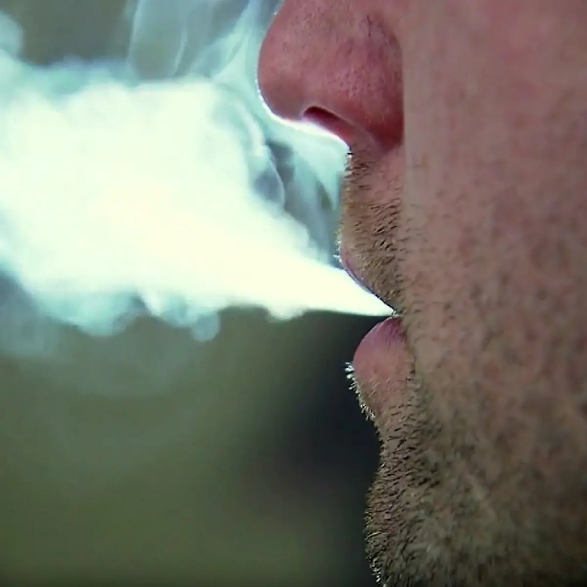 Gefhrliches High per E-Zigarette - Polizei warnt vor neuer Vape-Droge  "Baller-Liquid" - Video - ntv