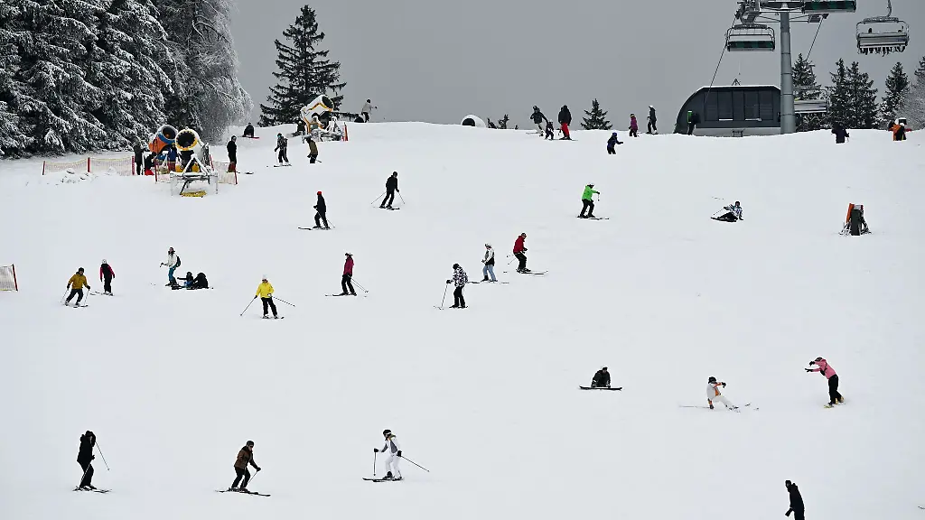 Auf-der-Skipiste-in-Hessens-groesstem-Wintersportgebiet-waren-erste-Schwuenge-moeglich