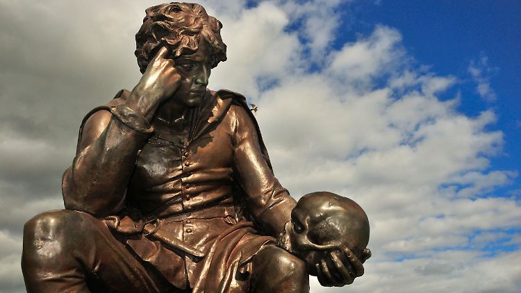 Lachen oder nicht lachen, das ist hier die Frage: Nur ein Rezensent denkt bei #allesdichtmachen an Hamlet.