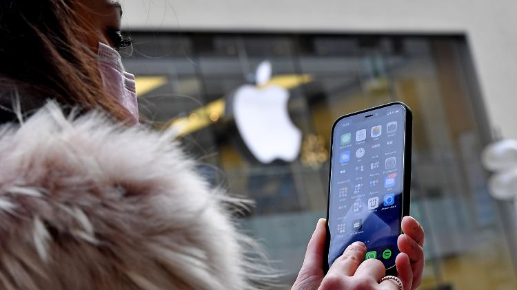 Künftig können iPhone-Nutzer entscheiden, ob sie über mehrere Apps hinweg verfolgt werden möchten.