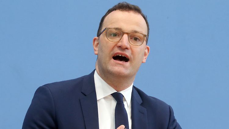 Was die Regeln für Geimpfte angeht, gebe es einen klaren Zeitplan, sagt Gesundheitsminister Spahn.