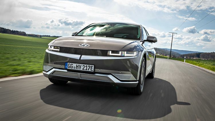 Hyundai bringt mit dem Ioniq5 sein erstes Akku-Auto mit einer dezidierten E-Architektur auf den Markt.