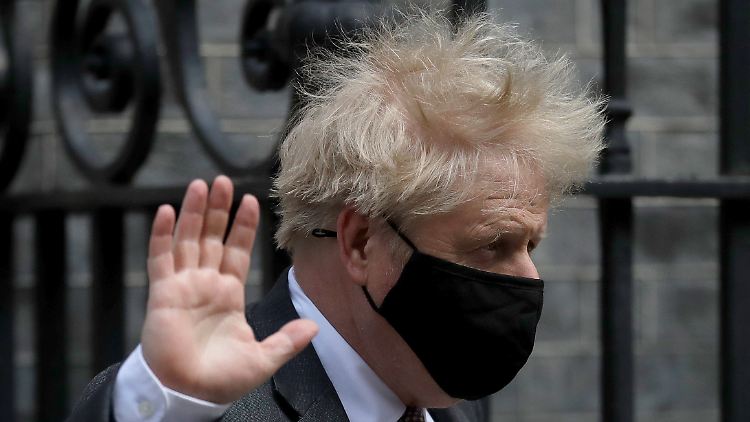 Lieber Leichenberge als Lockdown? Johnson dementiert die jüngsten Schlagzeilen gegen ihn.