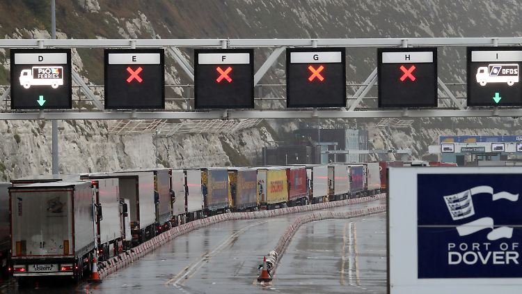 Die britischen Ausfuhren in die EU sind um 47 Prozent auf nur noch 16,6 Milliarden Euro eingebrochen.