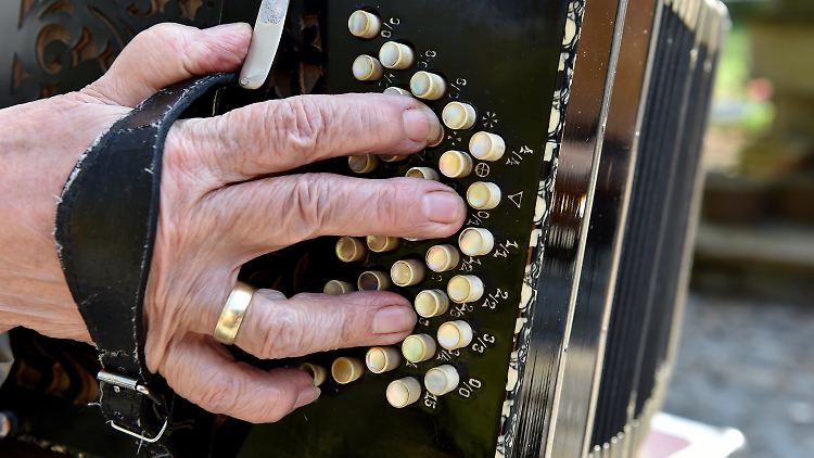 Matrosen und Auswanderer brachten das Instrument nach Südamerika.