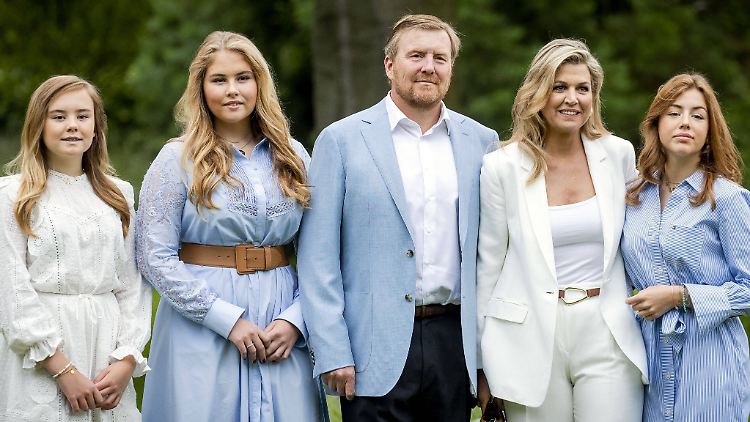 Kronprinzessin Amalia (2.v.l.) bekommt pro Jahr 1,6 Millionen Euro, wenn sie 18 wird.