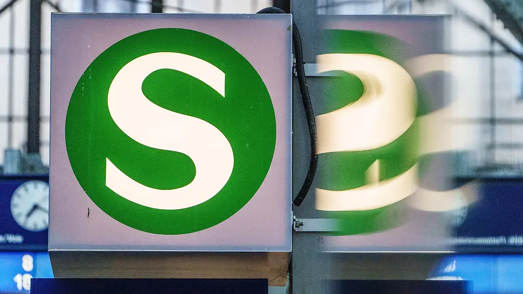 Der-S-Bahn-Verkehr-in-Frankfurt-war-gestern-fuer-mehrere-Stunden-gestoert