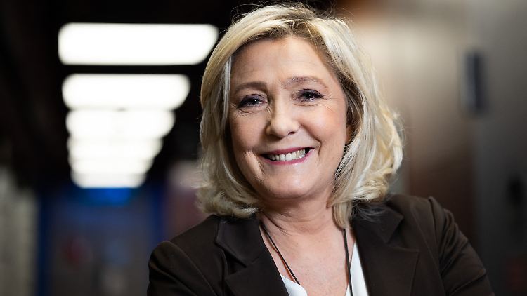 Marine Le Pen hofft sogar auf Stimmen der fünf Millionen französischen Muslime.