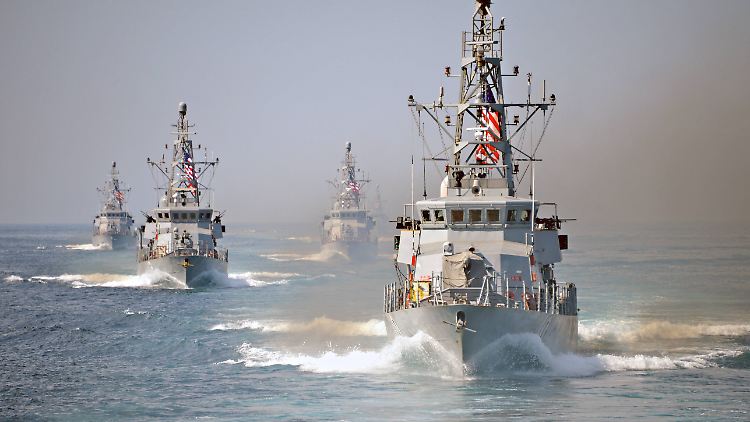 Die Besatzung der "USS Firebolt" soll die iranischen Schnellboote mehrfach gewarnt haben.