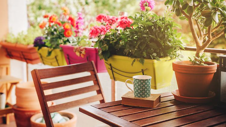 Balkonmöbel: Die besten Outdoormöbel für Balkon, Garten & Co