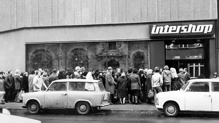 Wer nie am Intershop angestanden hat, weiß gar nicht, wovon die Rede ist.