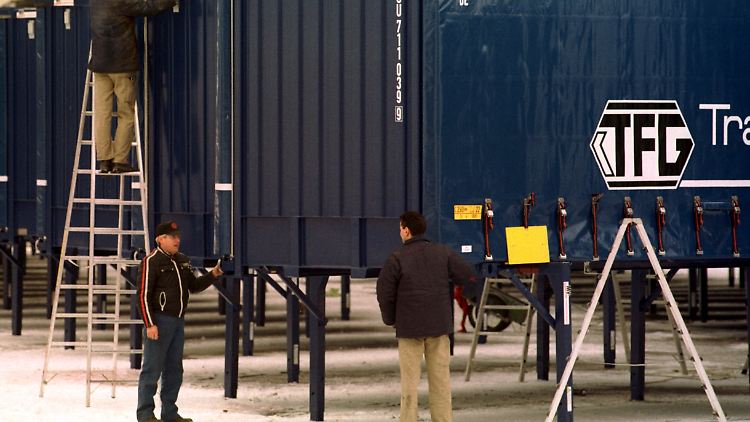 Die Produktion in dem Fahrzeugwerk steht bereits seit dem 23. April still.