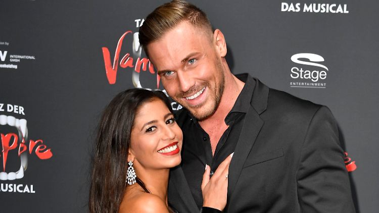 Ist ihre Liebe noch zu retten? Eva Benetatou und Chris Broy.