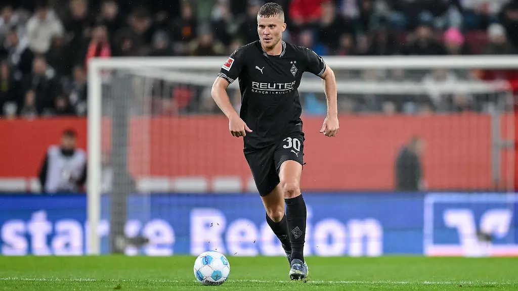 Nico-Elvedi-koennte-zu-seinem-frueheren-Trainer-Daniel-Farke-nach-England-wechseln