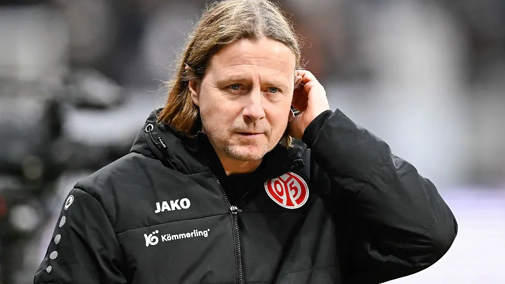 Der-Mainzer-Trainer-Bo-Henriksen-baut-auf-Talent-Daniel-Gleiber